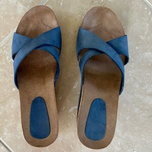 Andre Assous Blue Leather and Cork Wedges Sz 40
